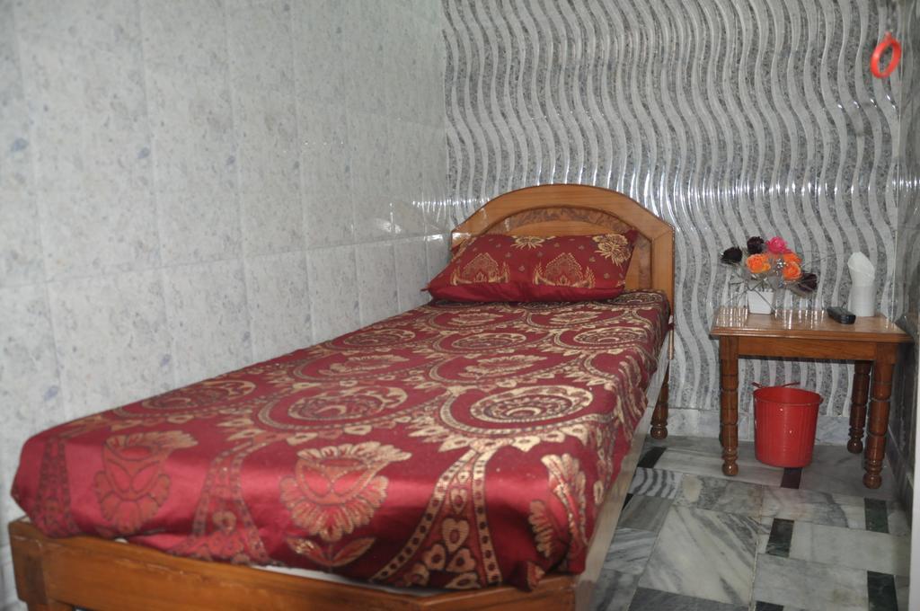 Hotel Pari Jalandhar Eksteriør bilde